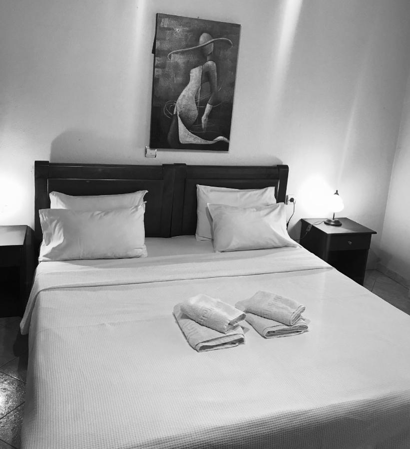 Guesthouse Adonis Káto Loutrákion Extérieur photo
